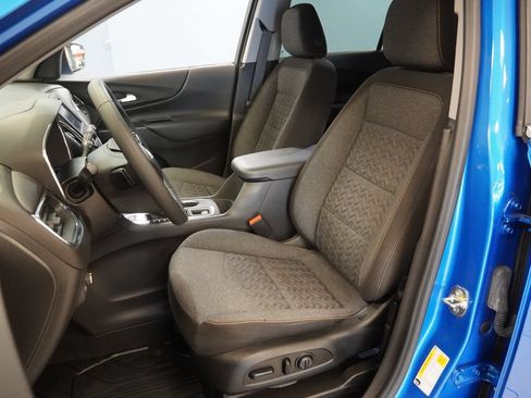 Used 2024 Chevrolet Equinox LT AWD/4WD image 3