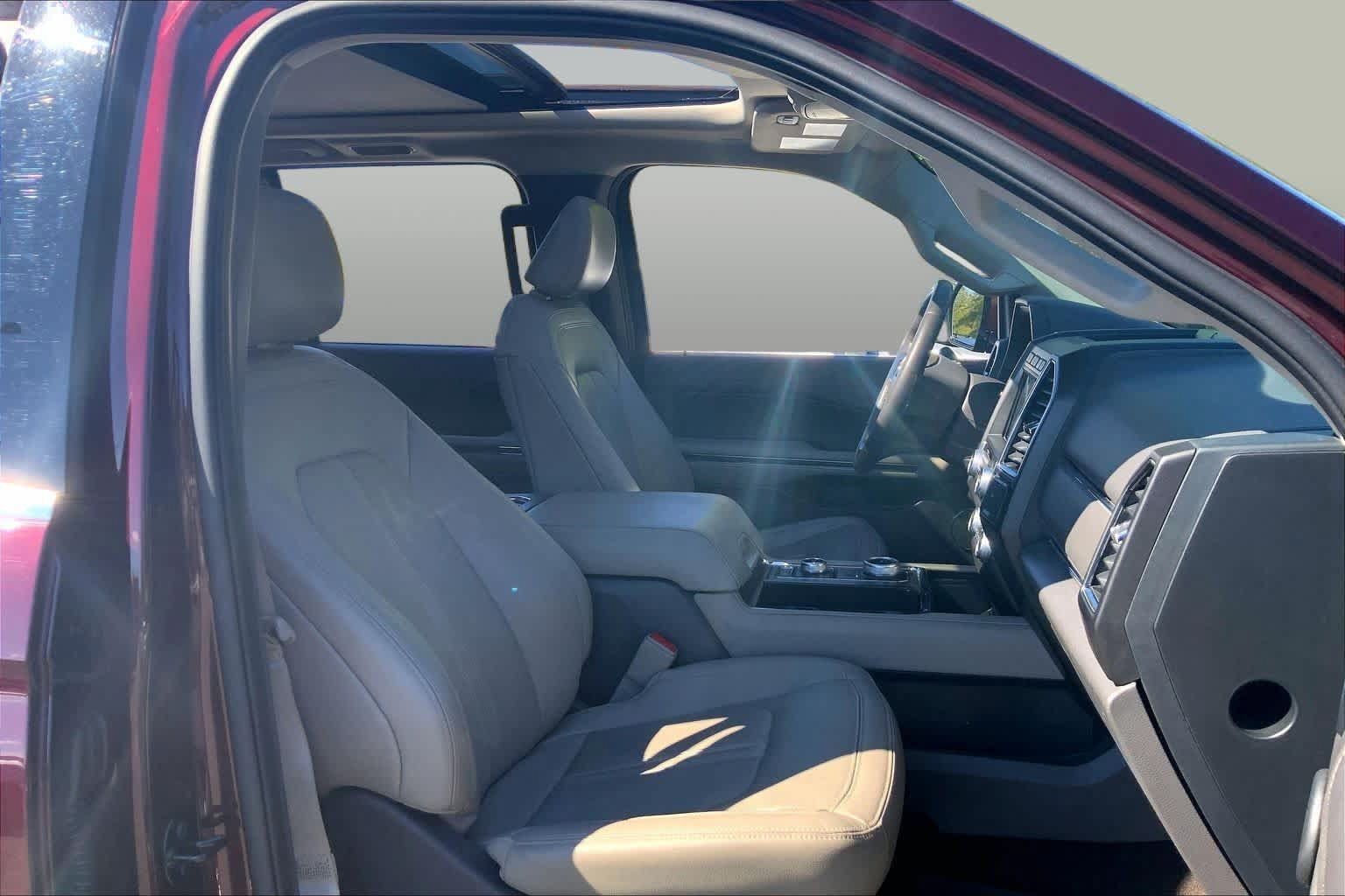 Used 2021 Ford Expedition Limited AWD/4WD image 9