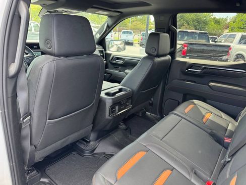 Used 2023 GMC Sierra 1500 AT4 w/ Technology Package AWD/4WD image 15