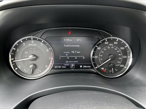 Used 2021 INFINITI QX80 Premium Select w/ Cargo Package AWD/4WD image 25