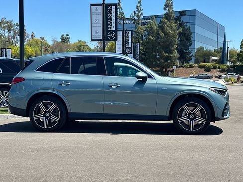 Used 2025 Mercedes-Benz GLC 350e 4MATIC image 2
