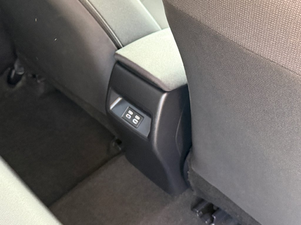 Used 2025 Toyota Corolla LE FWD image 21