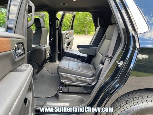 Used 2025 GMC Yukon Denali AWD/4WD image 40