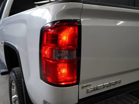 Used 2018 GMC Sierra 2500 SLT w/ Duramax Plus Package AWD/4WD image 59