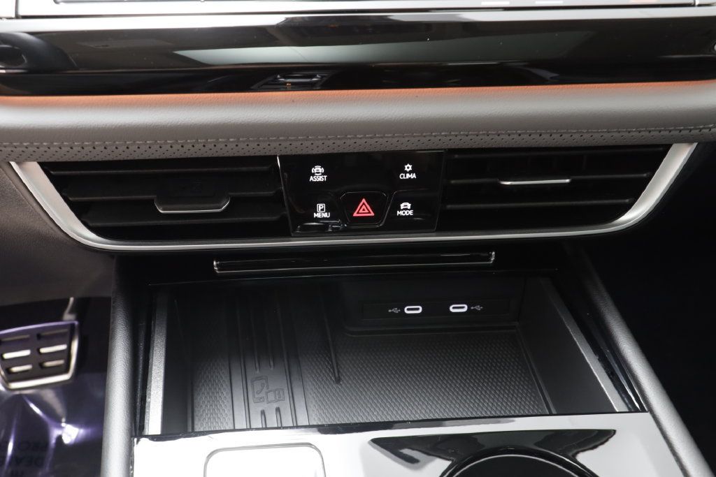 Used 2026 Volkswagen Atlas Peak Edition AWD/4WD image 11