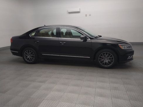 Used 2016 Volkswagen Passat 1.8T SE w/ Lighting Package (P06) image 11