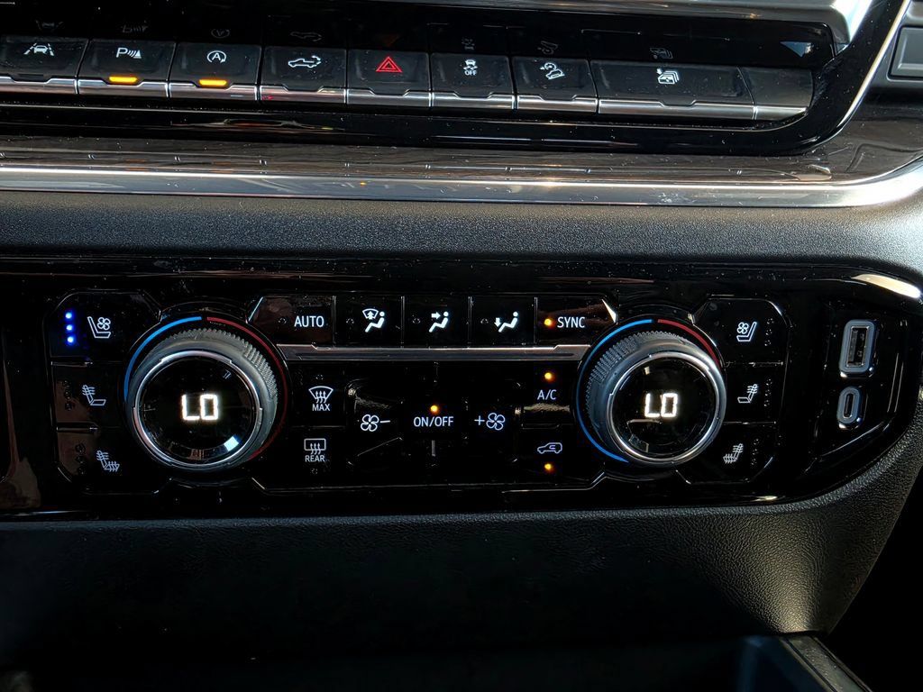 Used 2023 Chevrolet Silverado 1500 LTZ AWD/4WD image 48