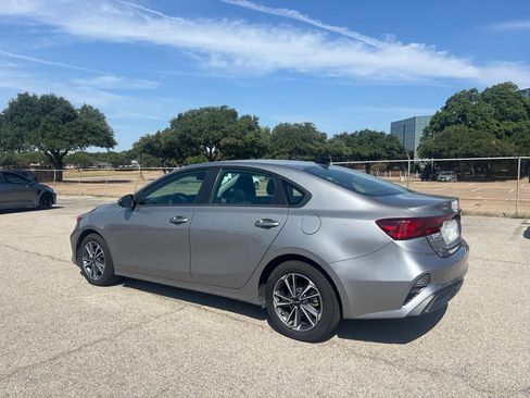Used 2024 Kia Forte LXS w/ LXS Technology Package FWD image 6