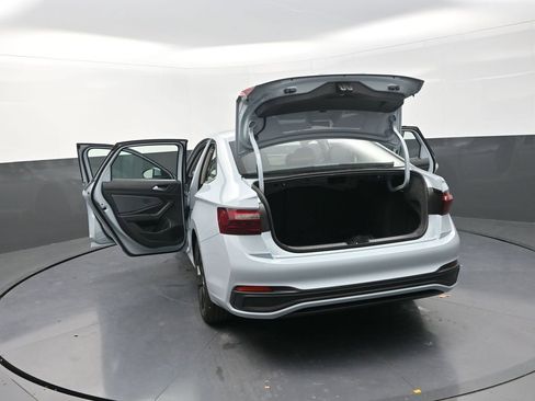 New 2026 Volkswagen Jetta SE image 30