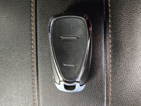 Used 2019 Chevrolet Traverse LS FWD image 32