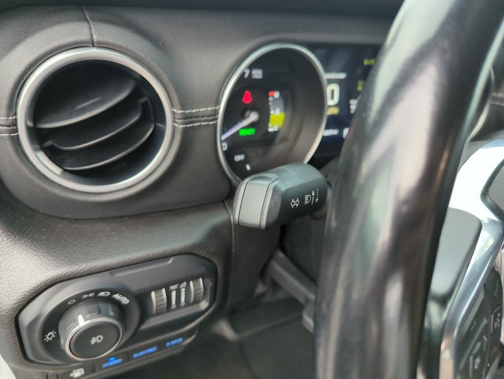 Used 2022 Jeep Wrangler Unlimited Sahara AWD/4WD image 20