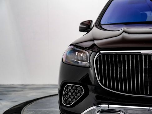 Used 2024 Mercedes-Benz Maybach GLS 600 4MATIC image 23
