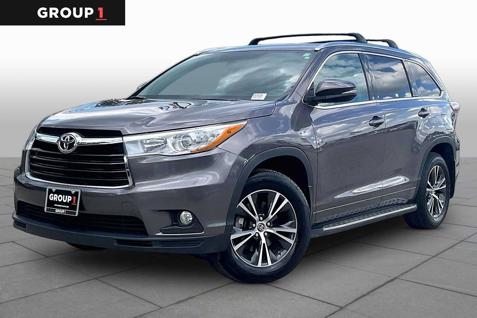 Used 2016 Toyota Highlander XLE FWD image 1
