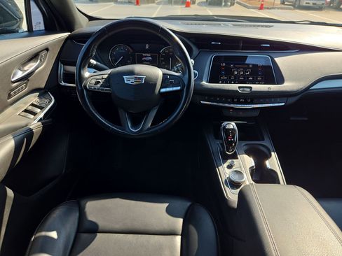 Used 2021 Cadillac XT4 Premium Luxury AWD/4WD image 28