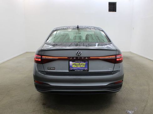 New 2026 Volkswagen Jetta SE FWD image 4