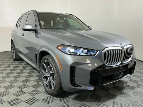 New 2026 BMW X5 xDrive50e w/ M Sport Package AWD/4WD image 4