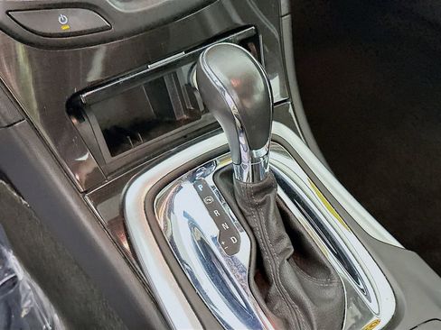 Used 2017 Buick Regal Sport Touring FWD image 22