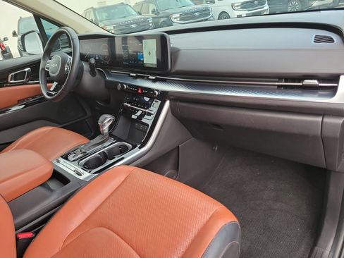 Used 2024 Kia Carnival SX Prestige FWD image 22