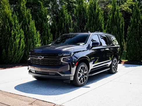 Used 2023 Chevrolet Tahoe RST w/ Luxury Package AWD/4WD image 5