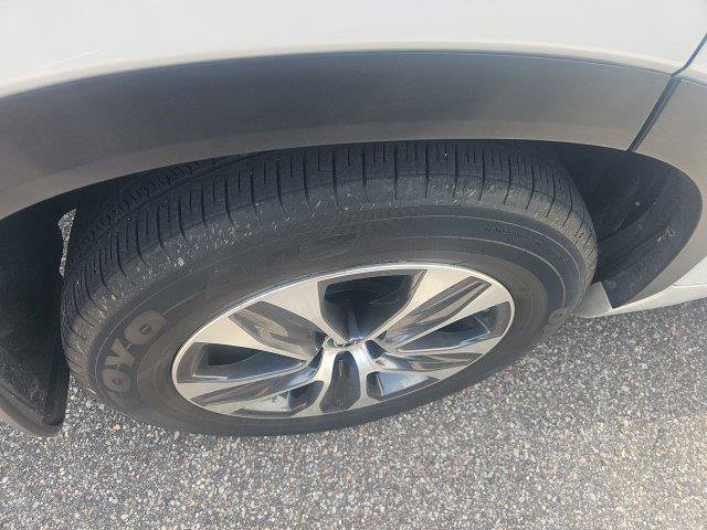 Used 2023 Toyota Highlander XLE FWD image 5