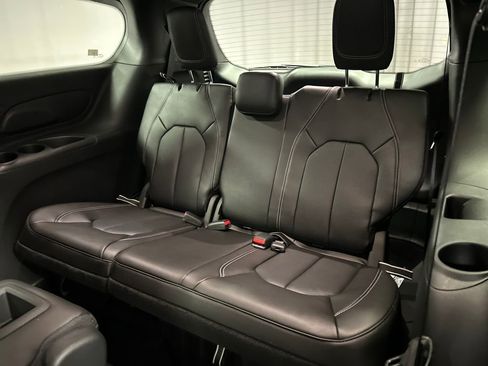 New 2026 Chrysler Pacifica Select image 22