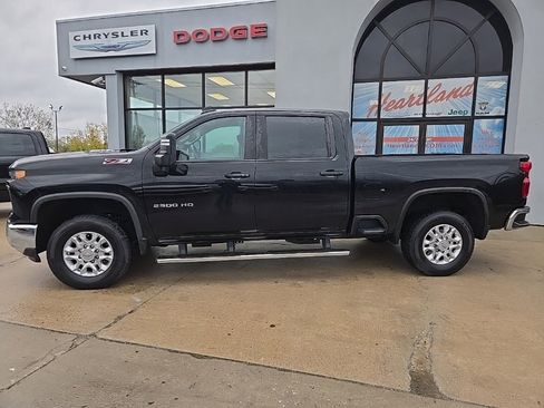 Used 2024 Chevrolet Silverado 2500 LT image 5