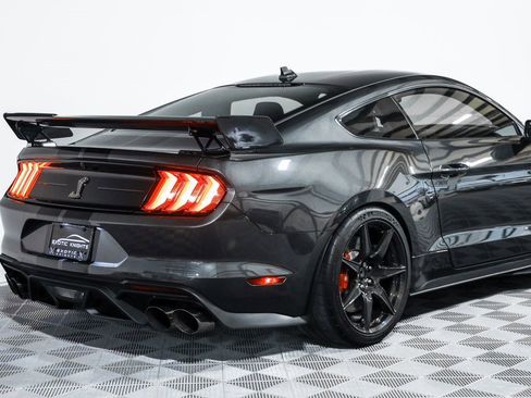 Used 2020 Ford Mustang Shelby GT500 w/ Carbon Fiber Track Pack image 5