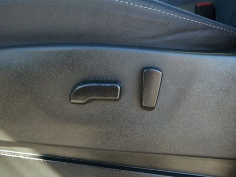 Used 2023 Nissan Frontier SV image 38