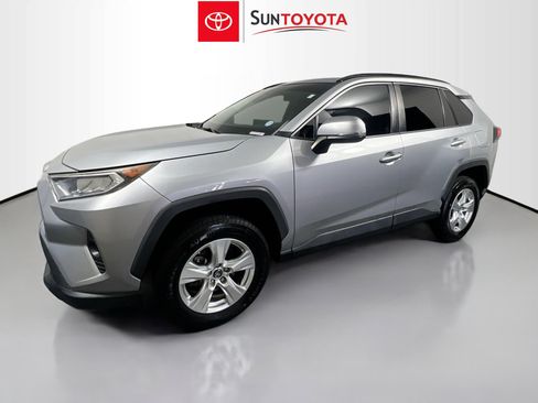 Used 2019 Toyota RAV4 XLE image 9