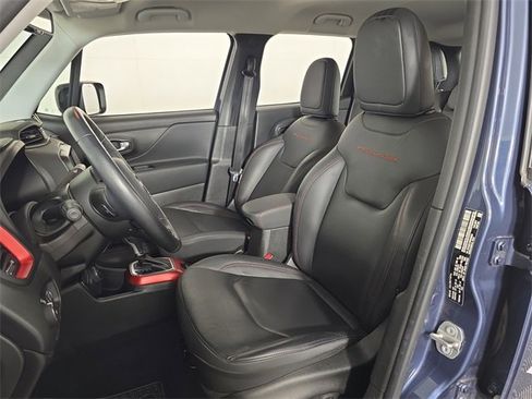 Used 2022 Jeep Renegade Trailhawk w/ Trailer Tow Group image 17