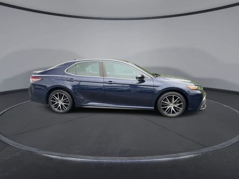 Used 2022 Toyota Camry SE w/ Cold Weather Package FWD image 9