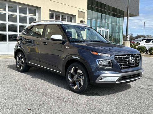 New 2026 Hyundai Venue SEL image 2