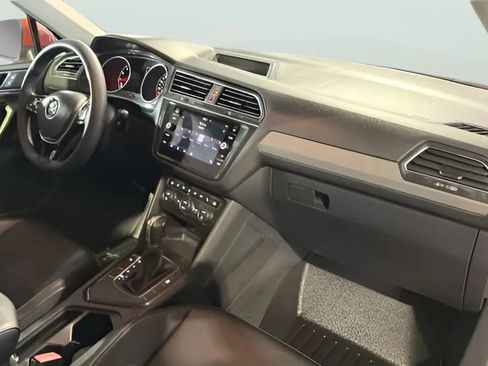 Used 2018 Volkswagen Tiguan SEL FWD image 26