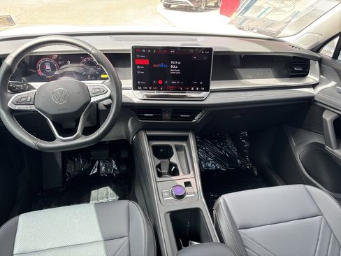 New 2026 Volkswagen Tiguan SE FWD image 22