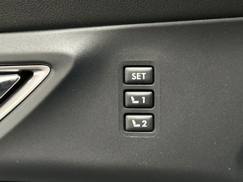 Used 2023 Subaru Ascent Limited w/ Technology Package AWD/4WD image 40