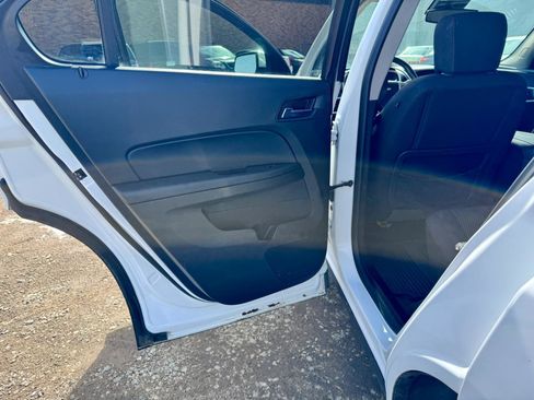 Used 2015 Chevrolet Equinox LT image 12