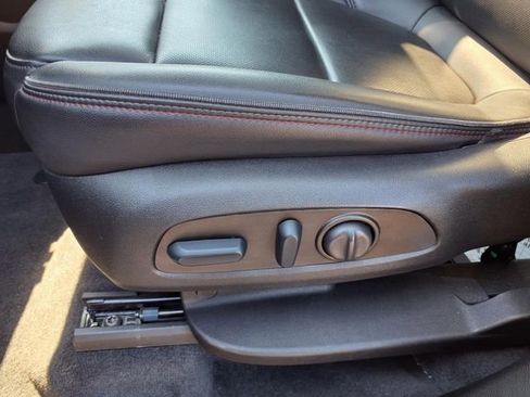 Used 2023 Chevrolet Traverse RS image 22