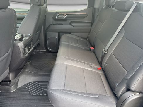 Used 2024 Chevrolet Silverado 1500 LT Trail Boss w/ Convenience Package II AWD/4WD image 13