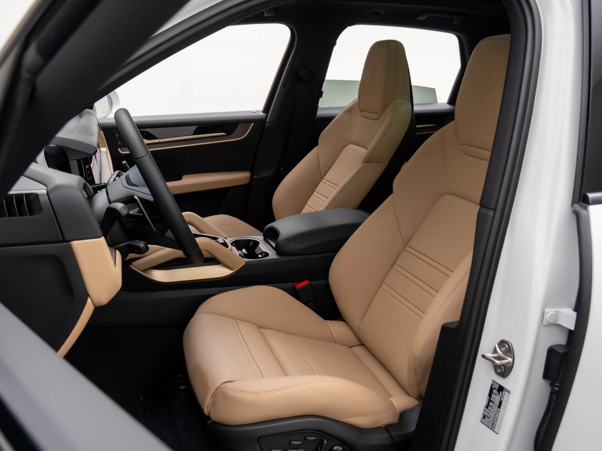 Certified 2026 Porsche Cayenne AWD/4WD image 5
