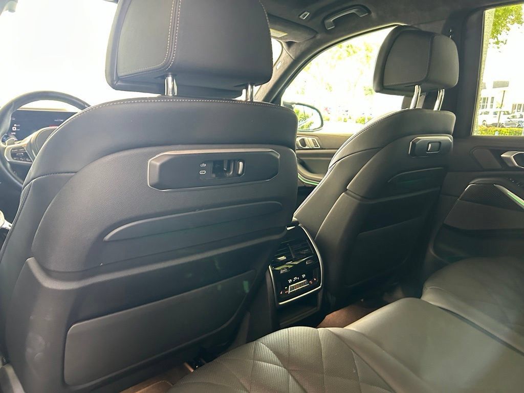 Used 2026 BMW X7 M60i AWD/4WD image 42