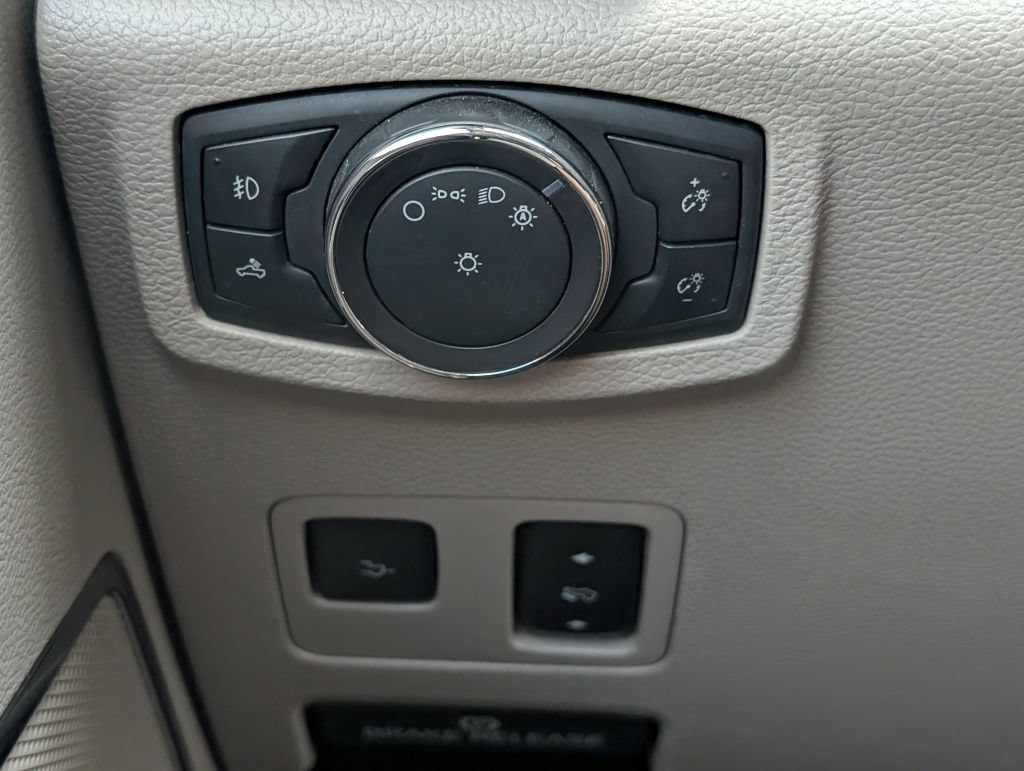 Used 2019 Ford F350 Limited AWD/4WD image 12