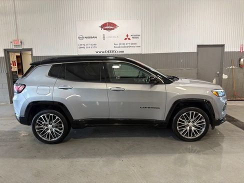 Used 2022 Jeep Compass Limited w/ Elite Group AWD/4WD image 2