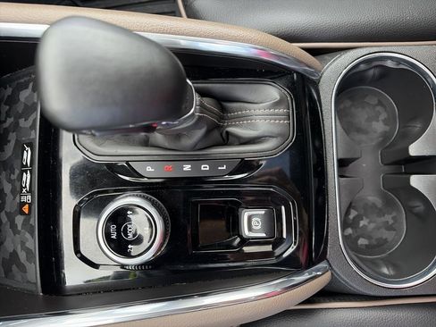 Certified 2024 GMC Canyon Denali image 21