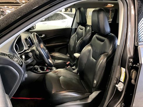 Used 2018 Jeep Compass Limited image 10