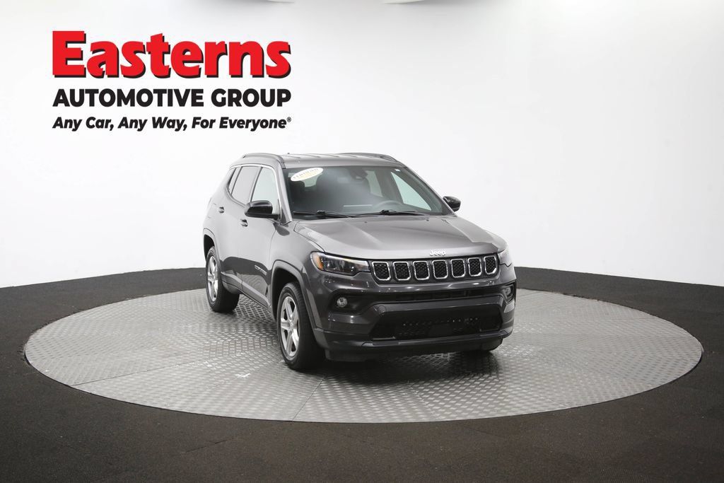 Used 2024 Jeep Compass Latitude AWD/4WD image 49