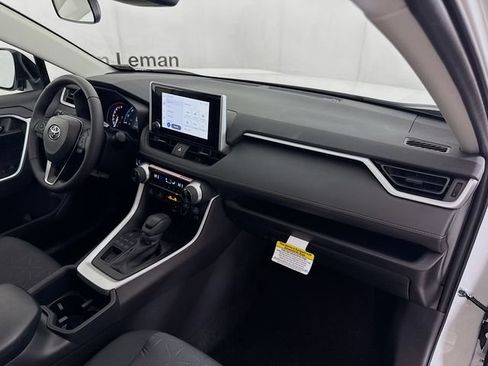 New 2025 Toyota RAV4 XLE image 27