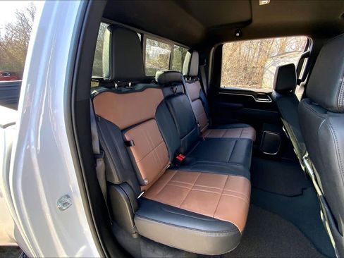 Used 2025 Chevrolet Silverado 3500 High Country w/ Technology Package image 19