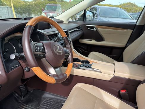 Used 2019 Lexus RX 450hL Premium w/ Premium Package image 10