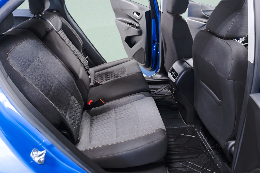 Used 2024 Chevrolet Equinox LT w/ LPO, Floor Liner Package FWD image 31