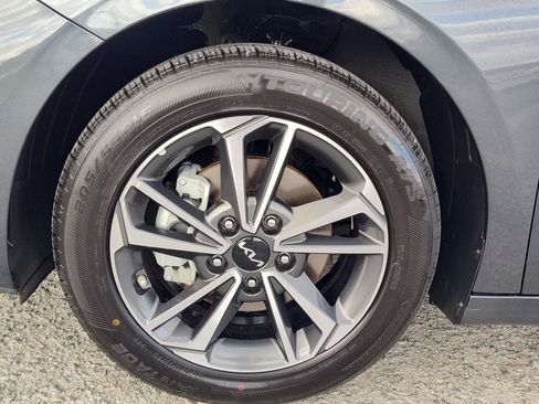 Used 2024 Kia Forte LXS image 10